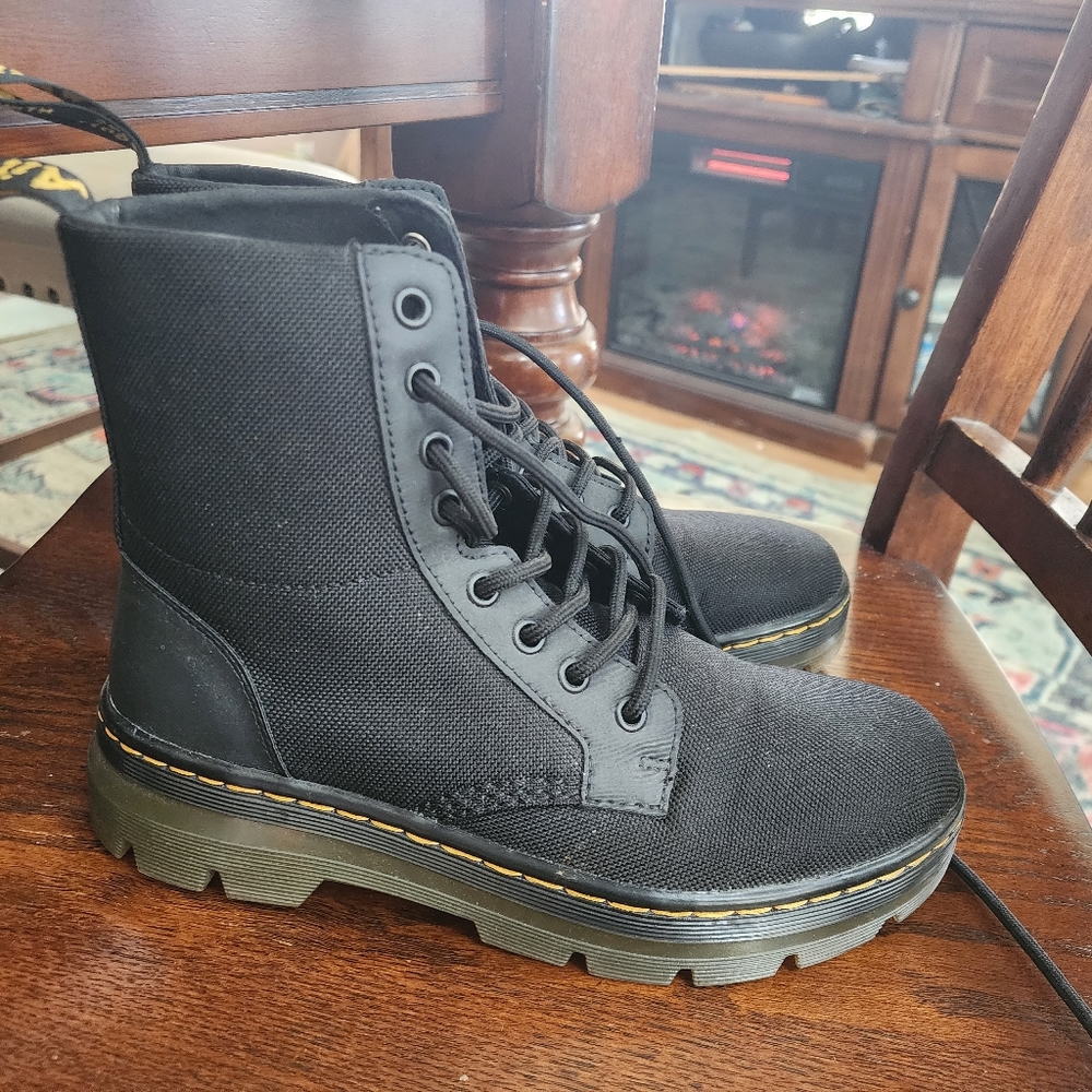 2 tone Dr. Marten's Nwt